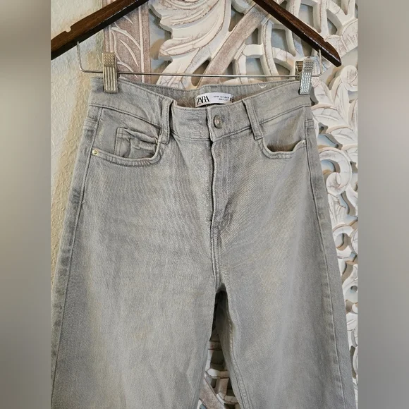 Zara Light Gray Straight Leg Jeans - Picture 2 of 5